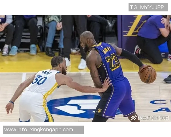 詹姆斯缺阵湖人勇士对决预测湖人胜率略高于勇士