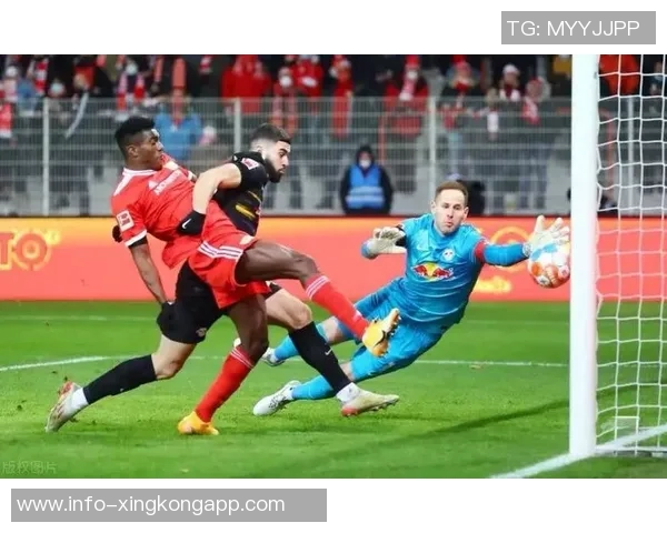 德甲精彩对决柏林联合展现实力战胜门兴全取三分 德甲精彩对决柏林联合展现实力战胜门兴全取三分