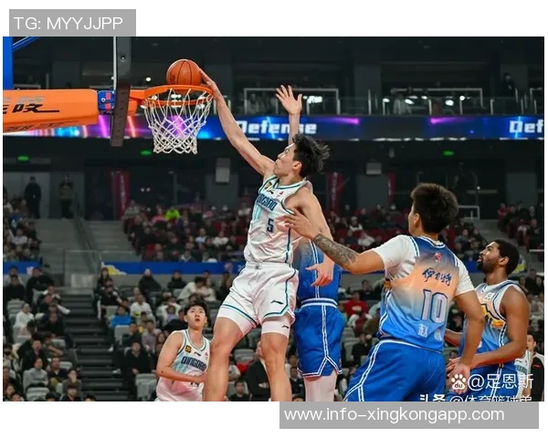 新秀表现抢眼5中5砍下14分2板1助1帽瀚森短暂出场仅6分钟